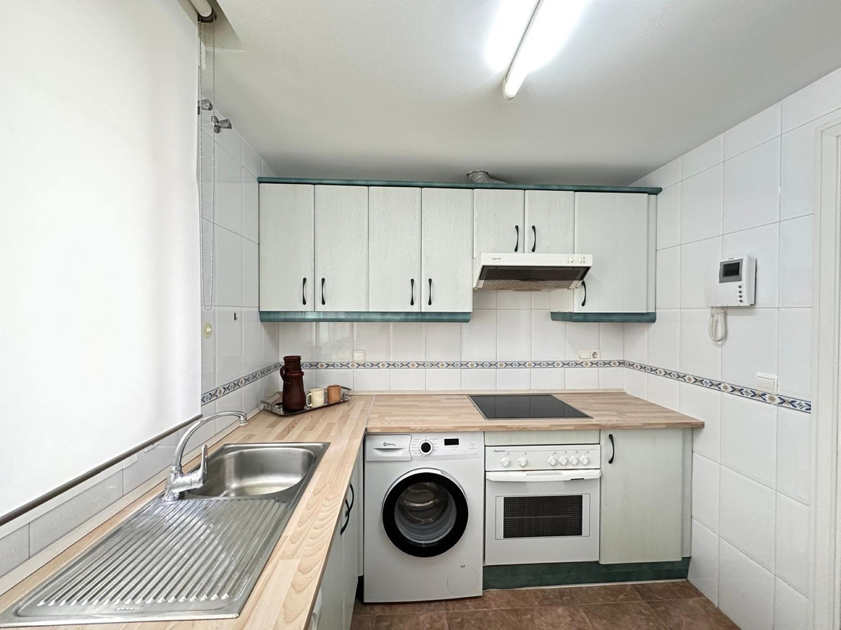 2 Bedroom Apartment for Sale in San Pedro de Alcántara — 7
