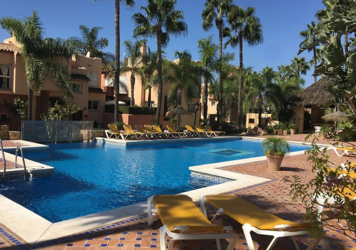 4 Bedroom Villa for Sale in Nueva Andalucía