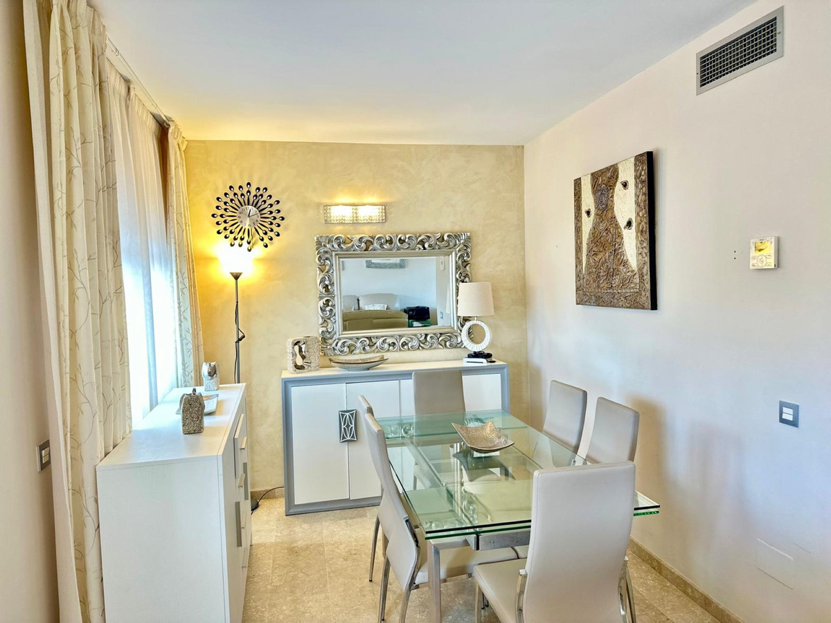 4 Bedroom Villa for Sale in Nueva Andalucía — 3