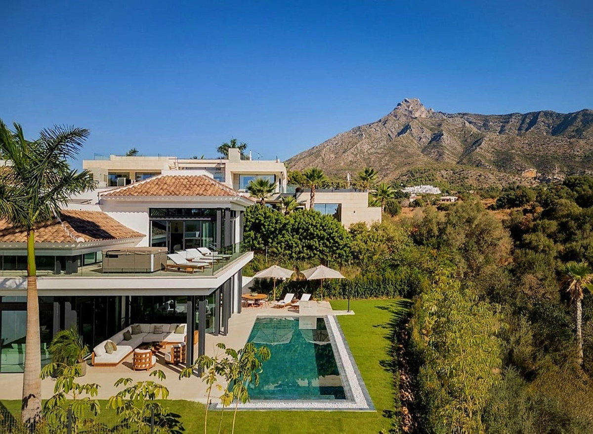 4 Bedroom Villa for Sale in The Golden Mile