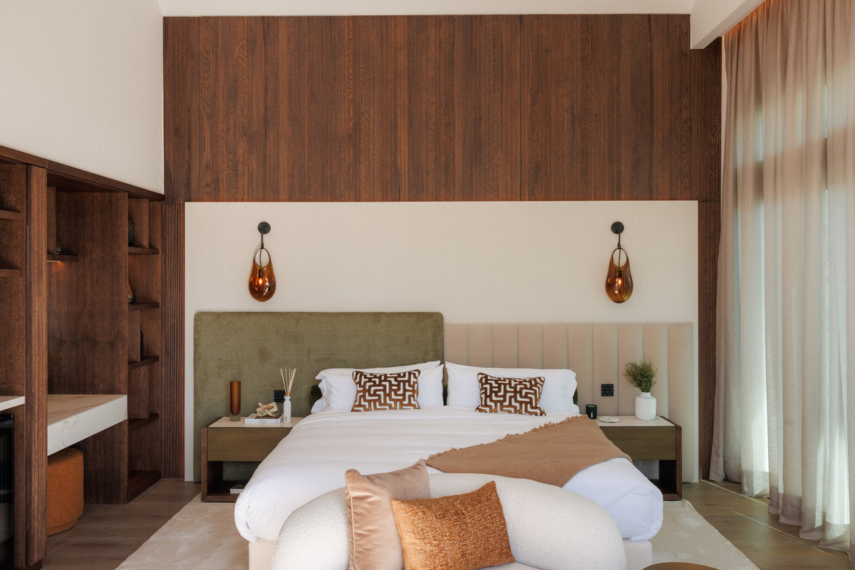 4 Bedroom Villa for Sale in The Golden Mile — view 10