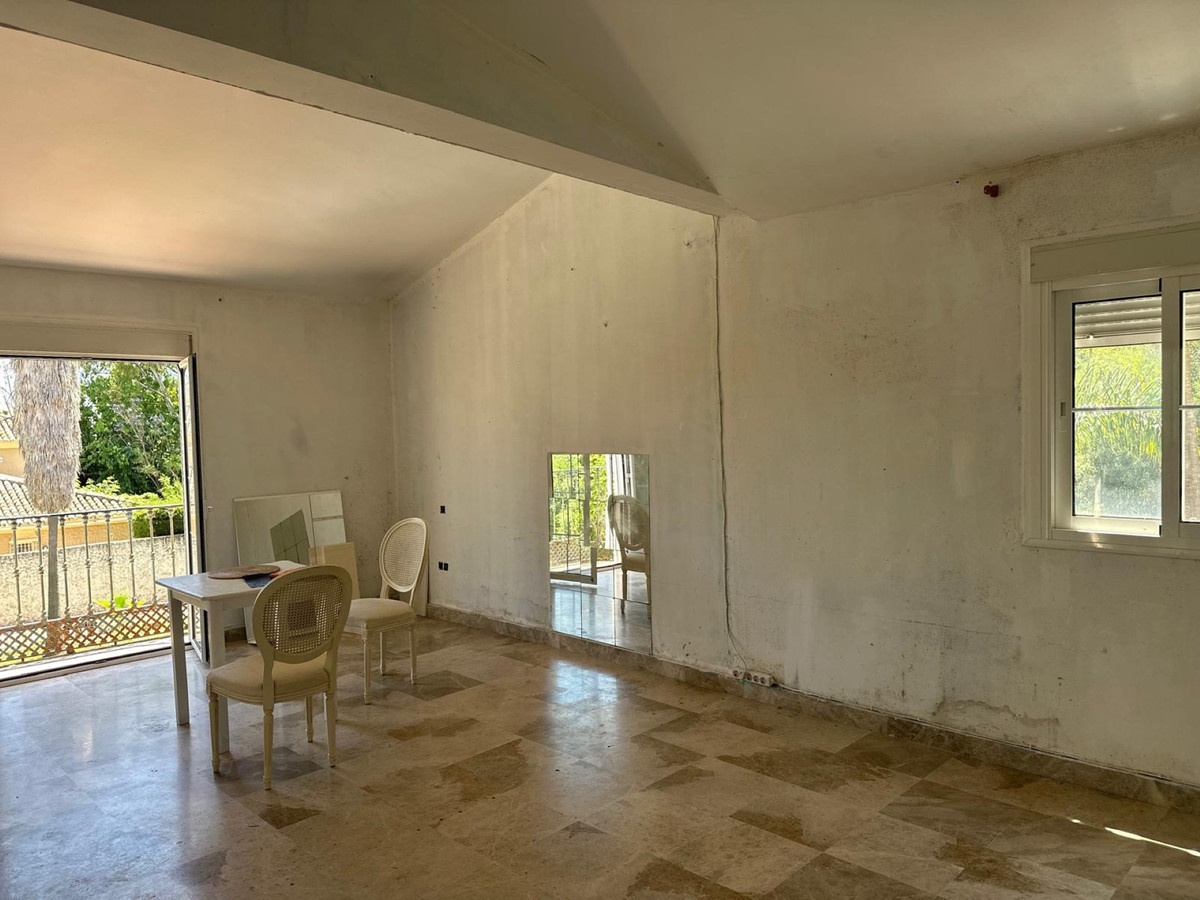 7 Bedroom Villa for Sale in Nueva Andalucía — 4