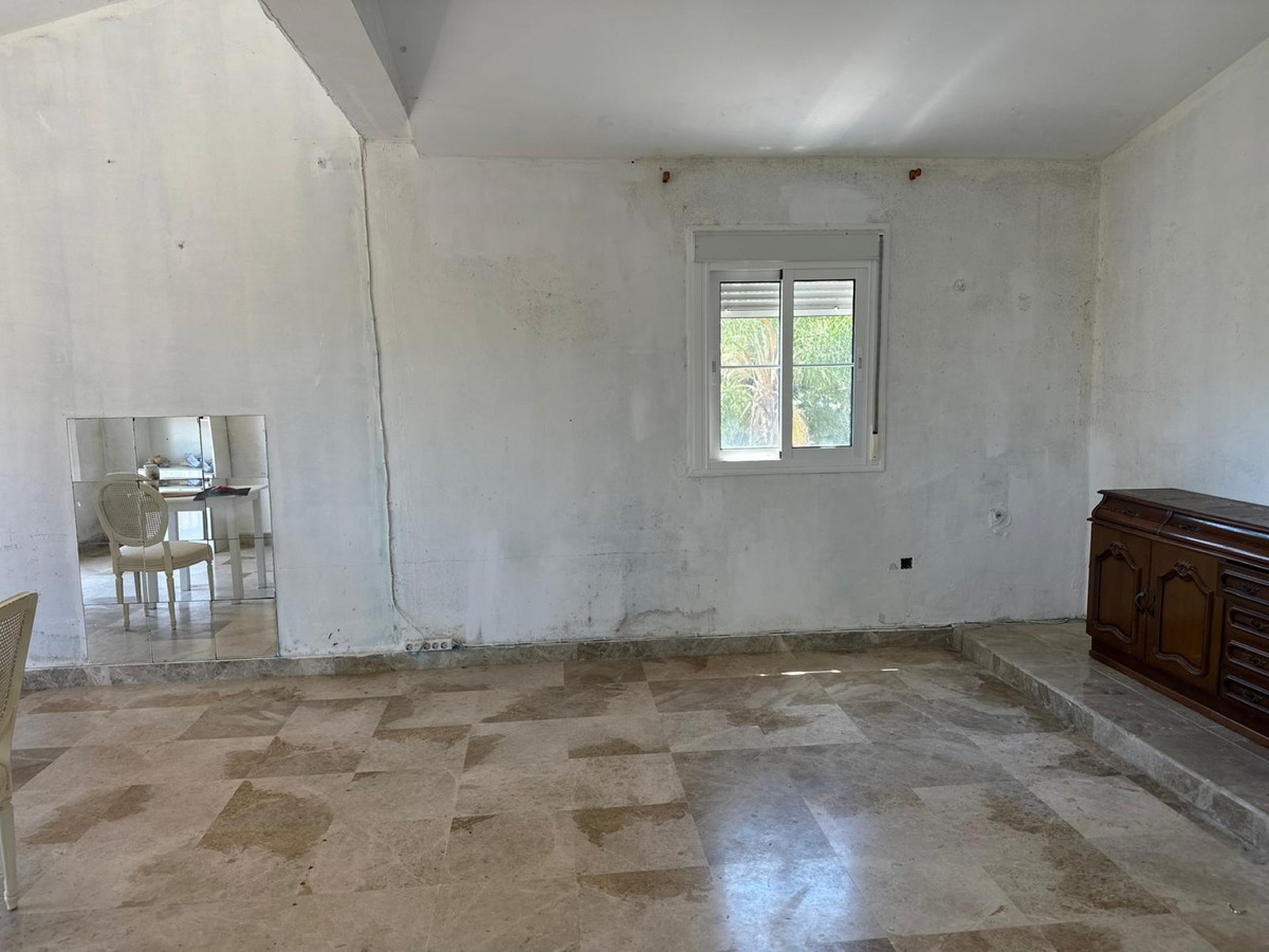 7 Bedroom Villa for Sale in Nueva Andalucía — 6