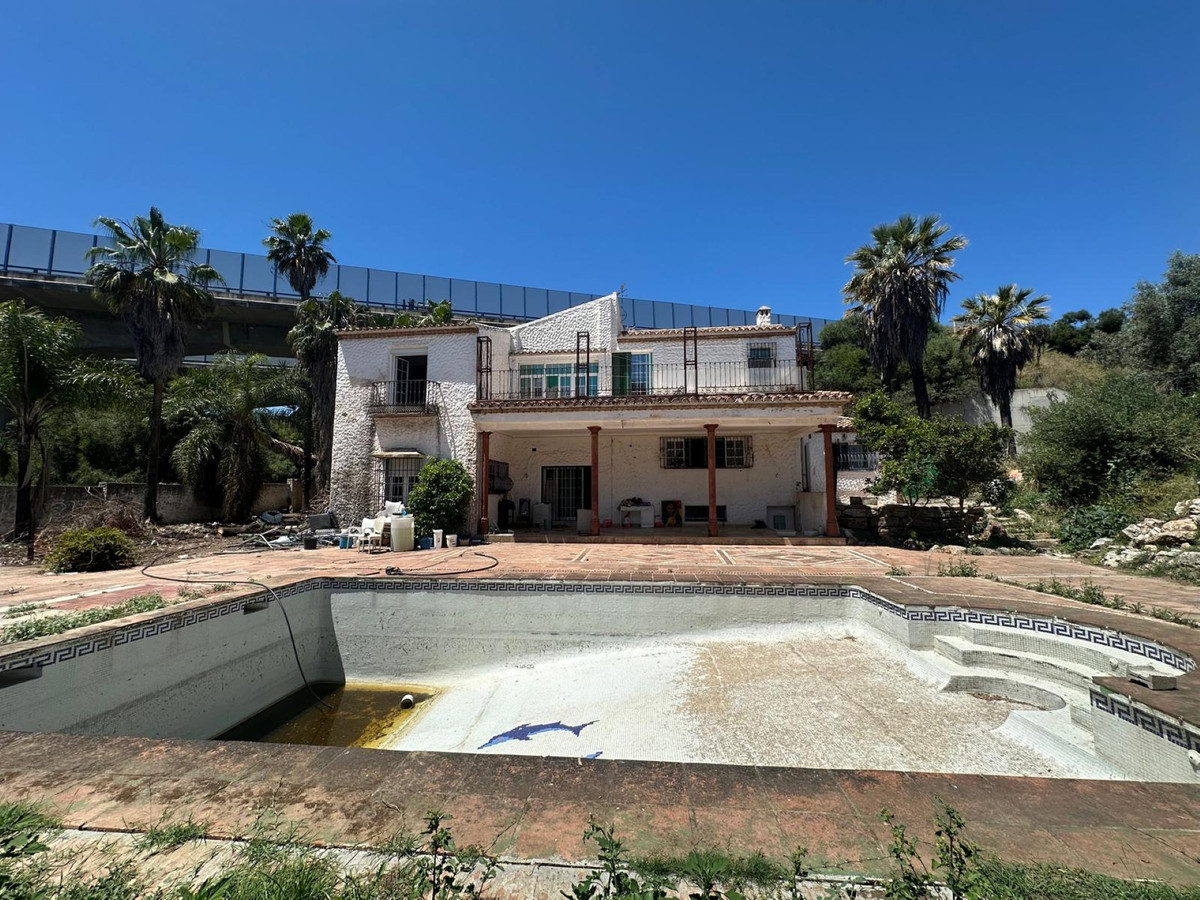 7 Bedroom Villa for Sale in Nueva Andalucía — view 10