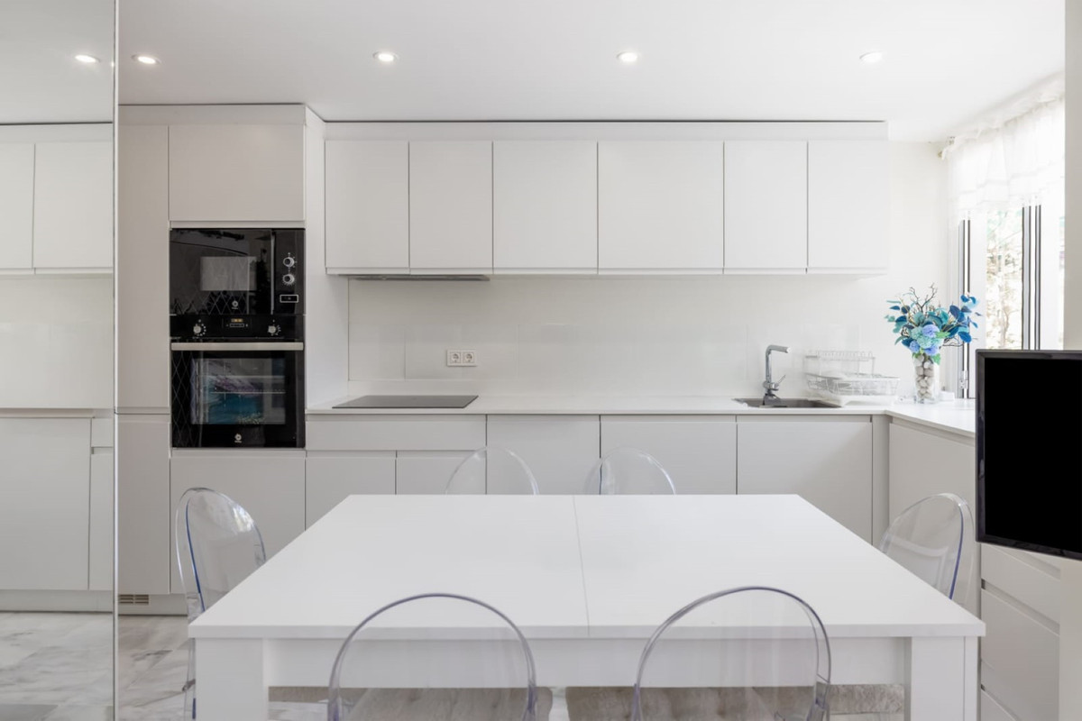 2 Bedroom Apartment for Sale in Nueva Andalucía — 2