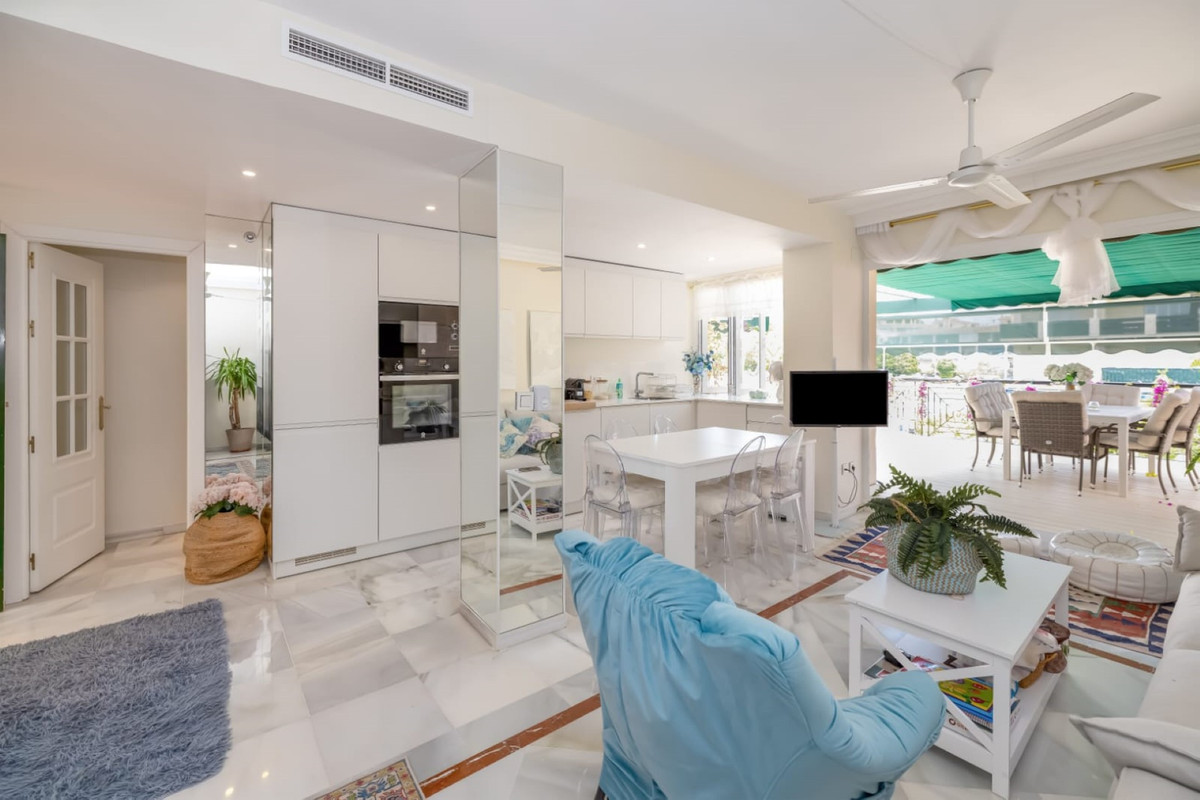 2 Bedroom Apartment for Sale in Nueva Andalucía — 3