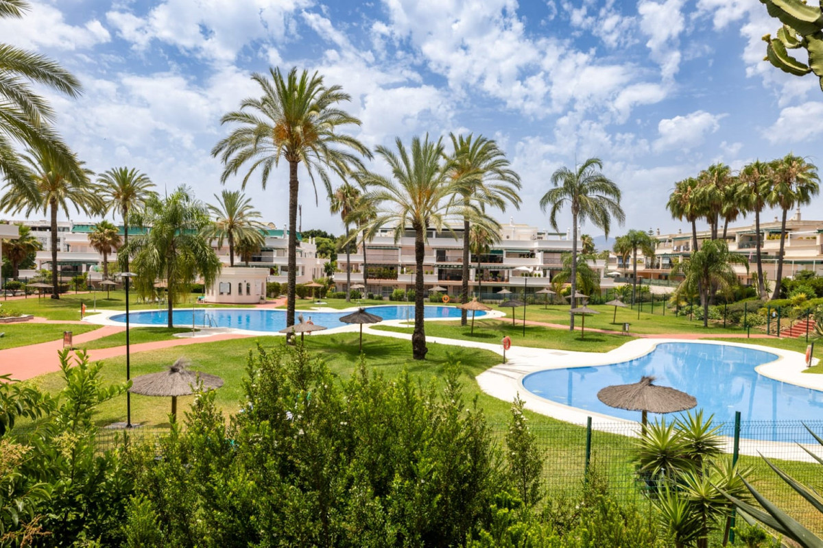 2 Bedroom Apartment for Sale in Nueva Andalucía — 6