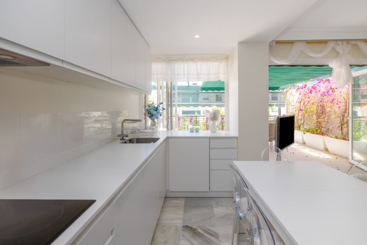2 Bedroom Apartment for Sale in Nueva Andalucía — 8