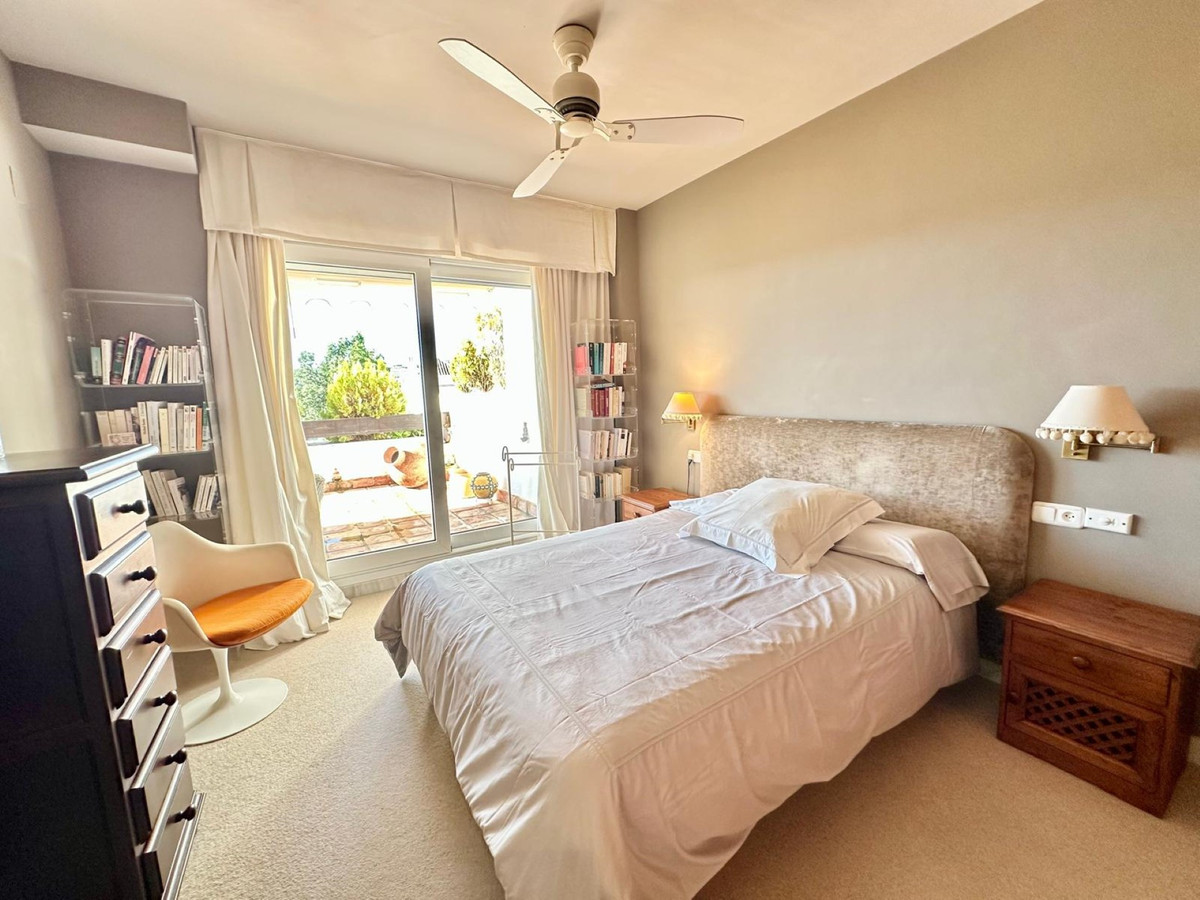 2 Bedroom Apartment for Sale in Nueva Andalucía — 4
