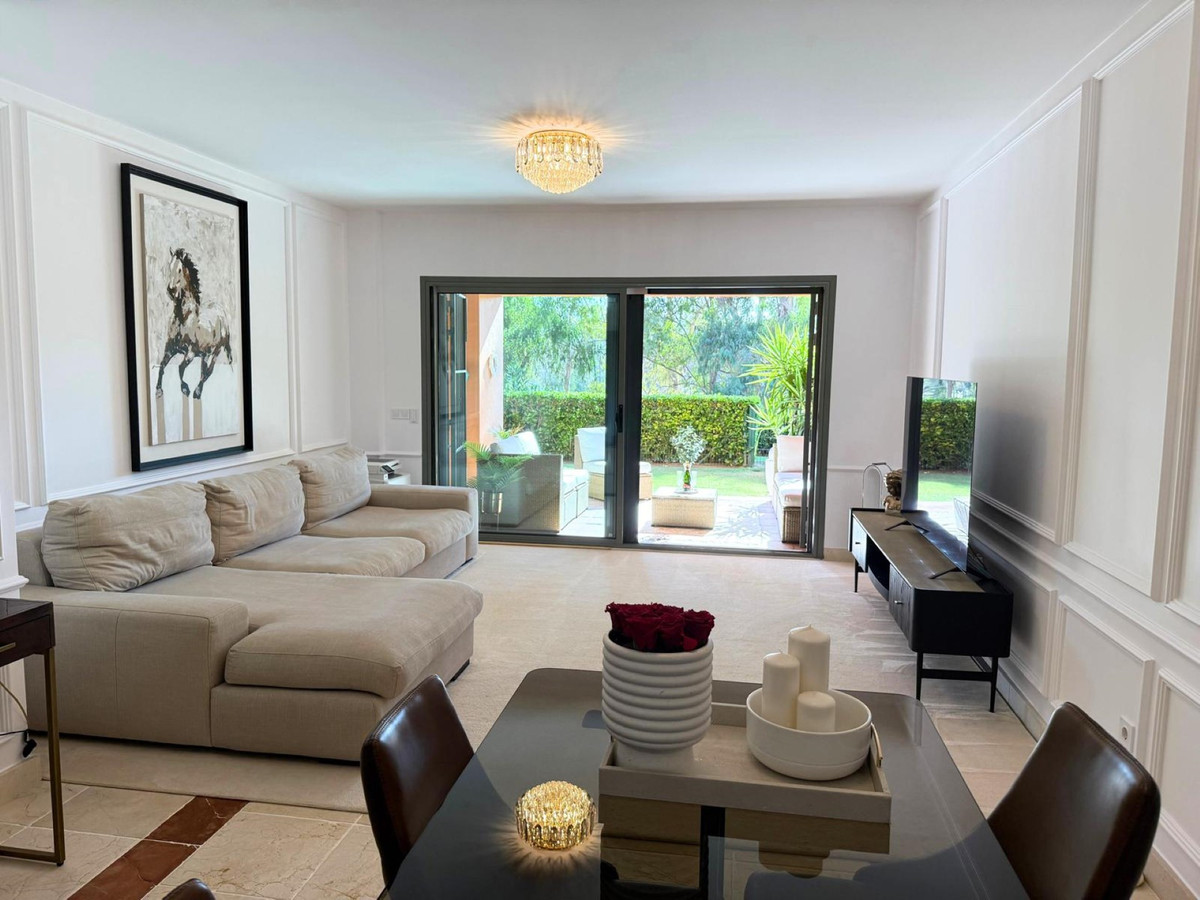 2 Bedroom Apartment for Sale in Estepona