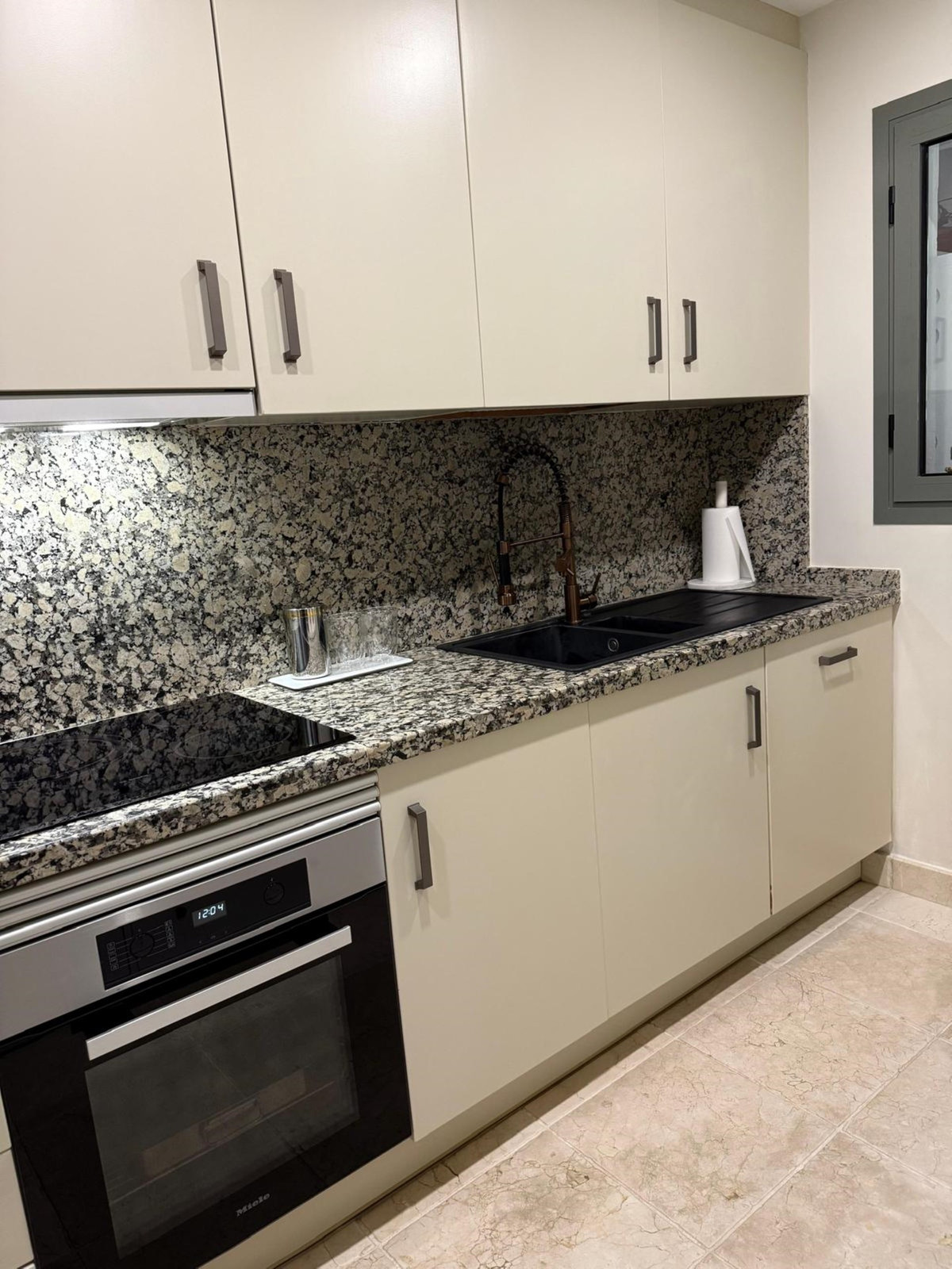 2 Bedroom Apartment for Sale in Estepona — 7