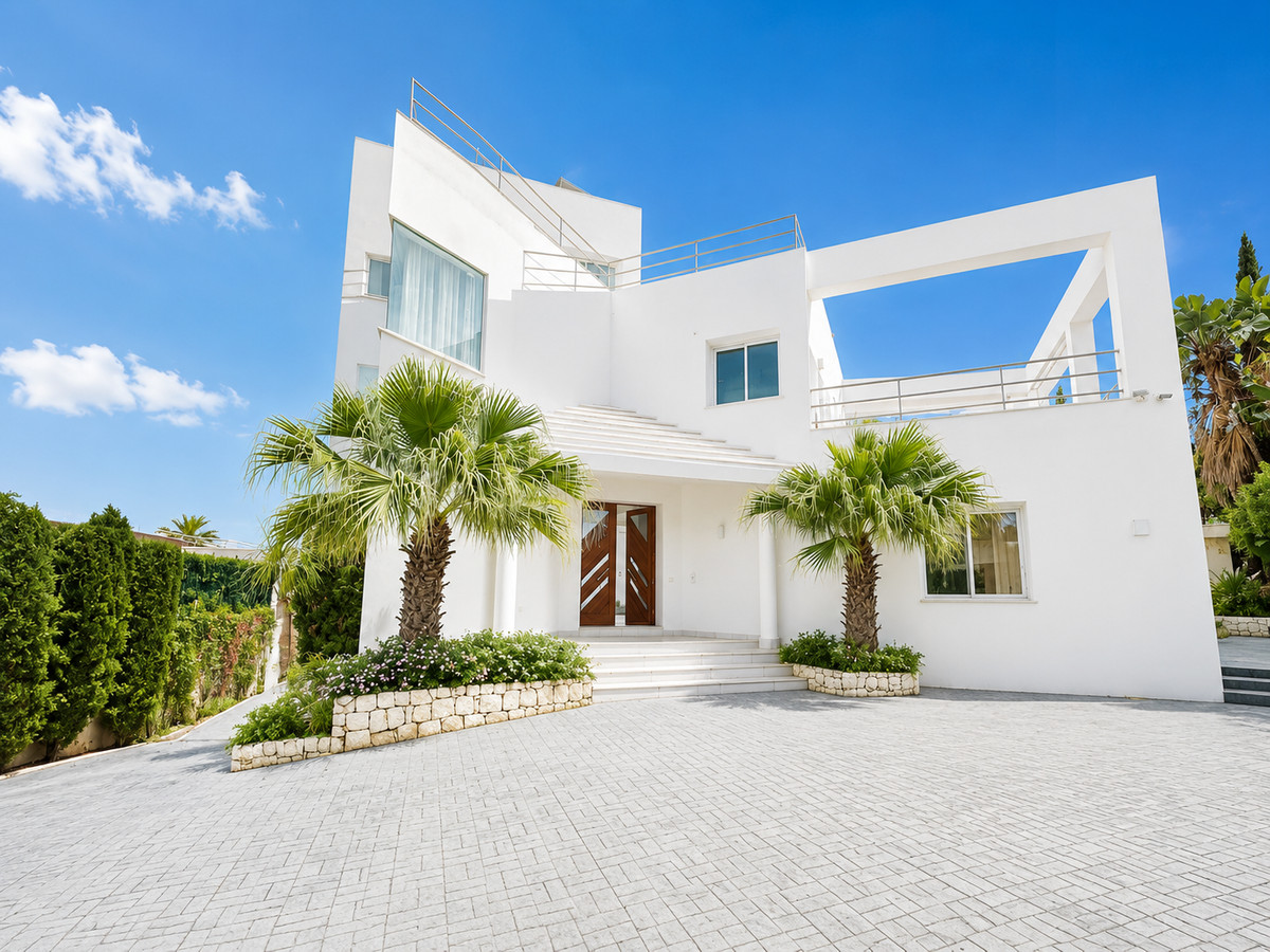 4 Bedroom Villa for Sale in Benahavís