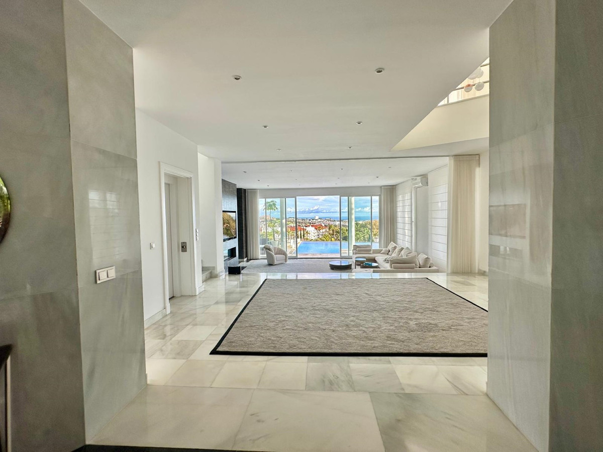 4 Bedroom Villa for Sale in Benahavís — 4