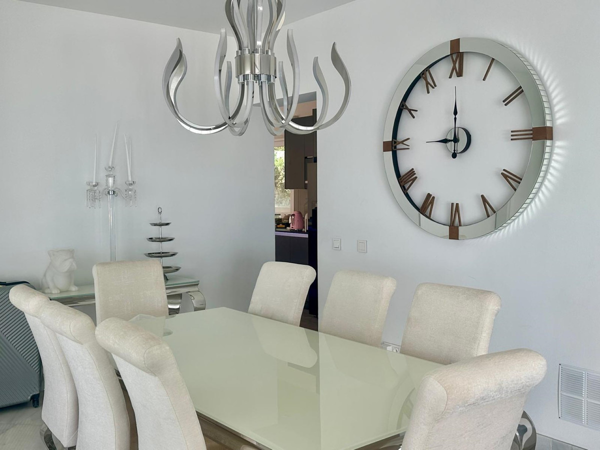 4 Bedroom Villa for Sale in Benahavís — 9