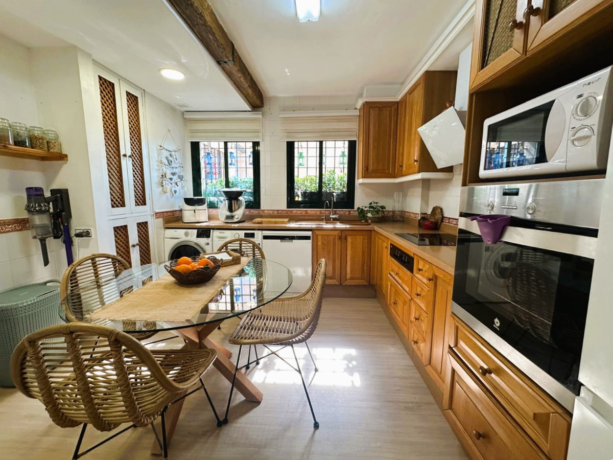 2 Bedroom Apartment for Sale in San Pedro de Alcántara — 2