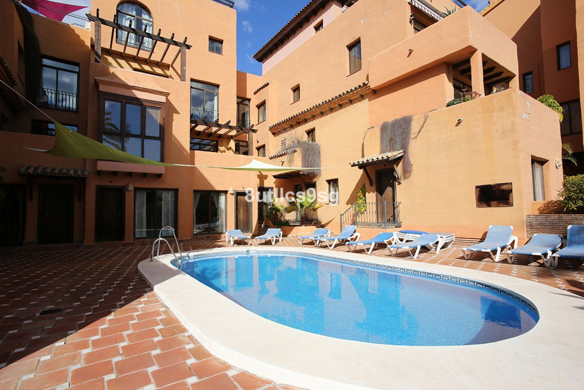3 Bedroom Apartment for Sale in Estepona