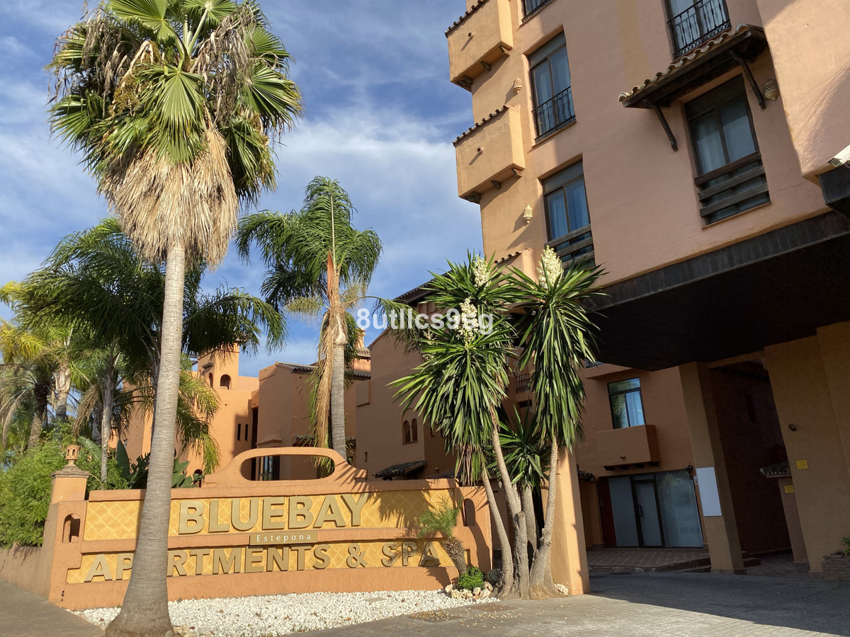 3 Bedroom Apartment for Sale in Estepona — 2