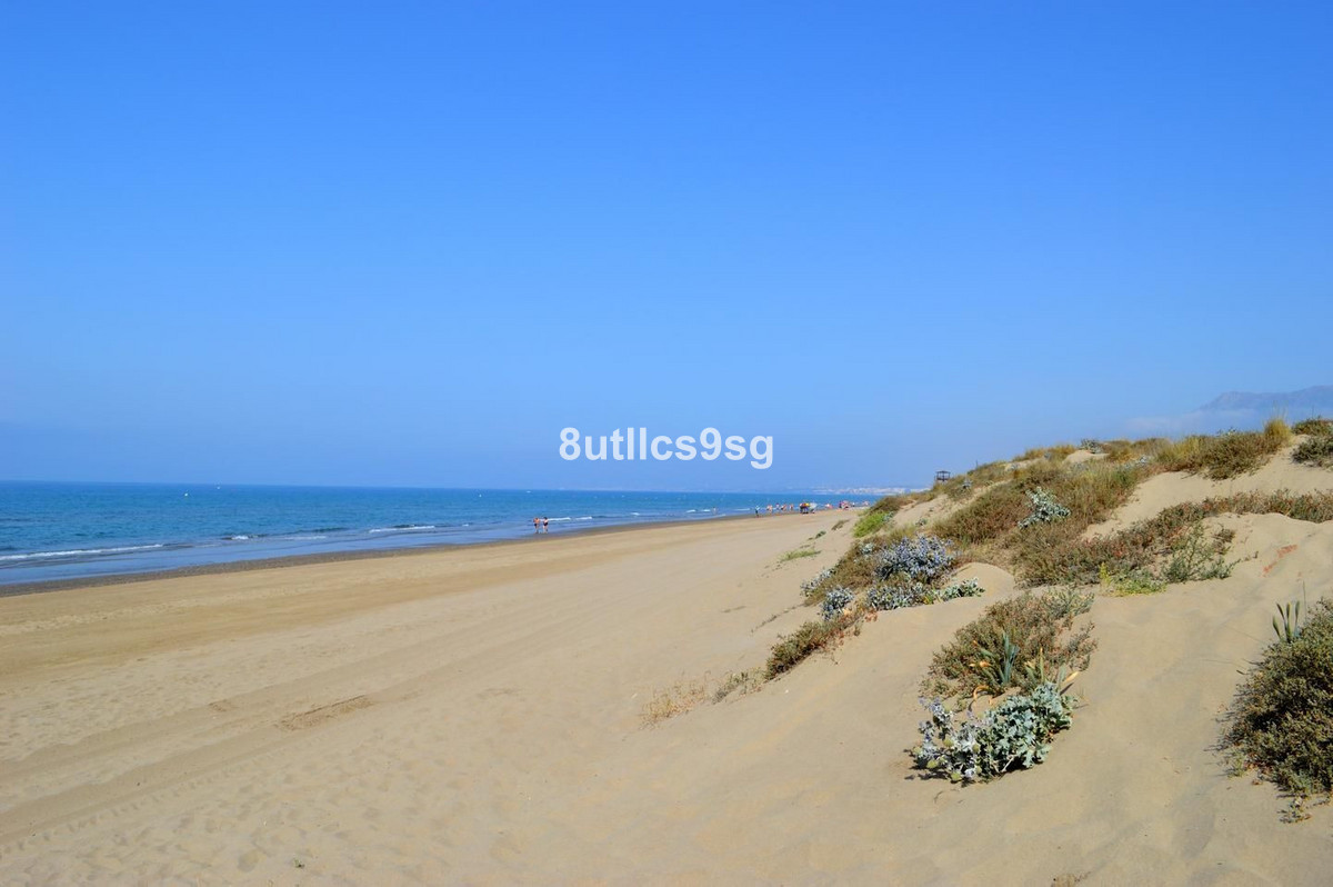 3 Bedroom Apartment for Sale in Estepona — 4