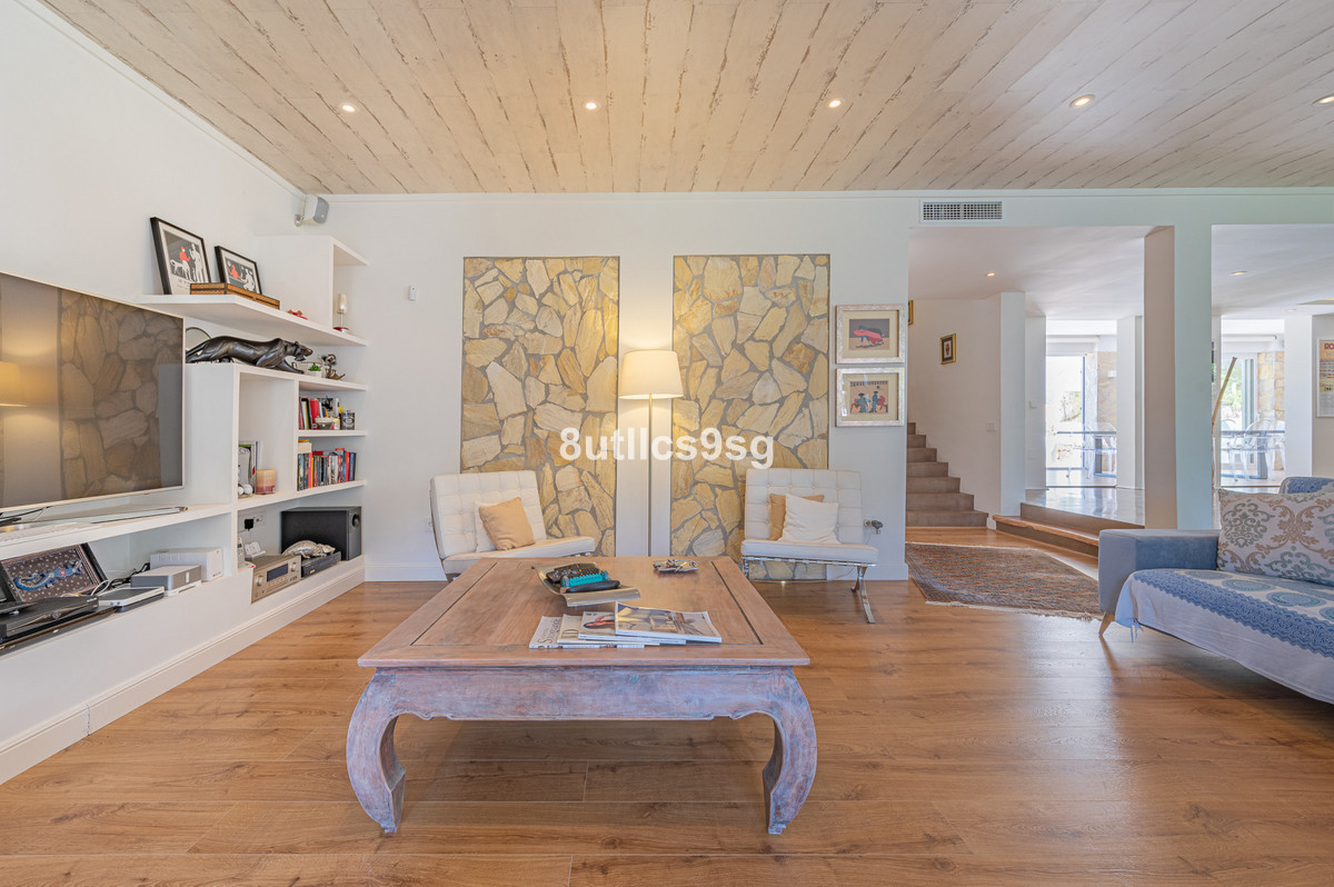 5 Bedroom Villa for Sale in Nueva Andalucía — 6