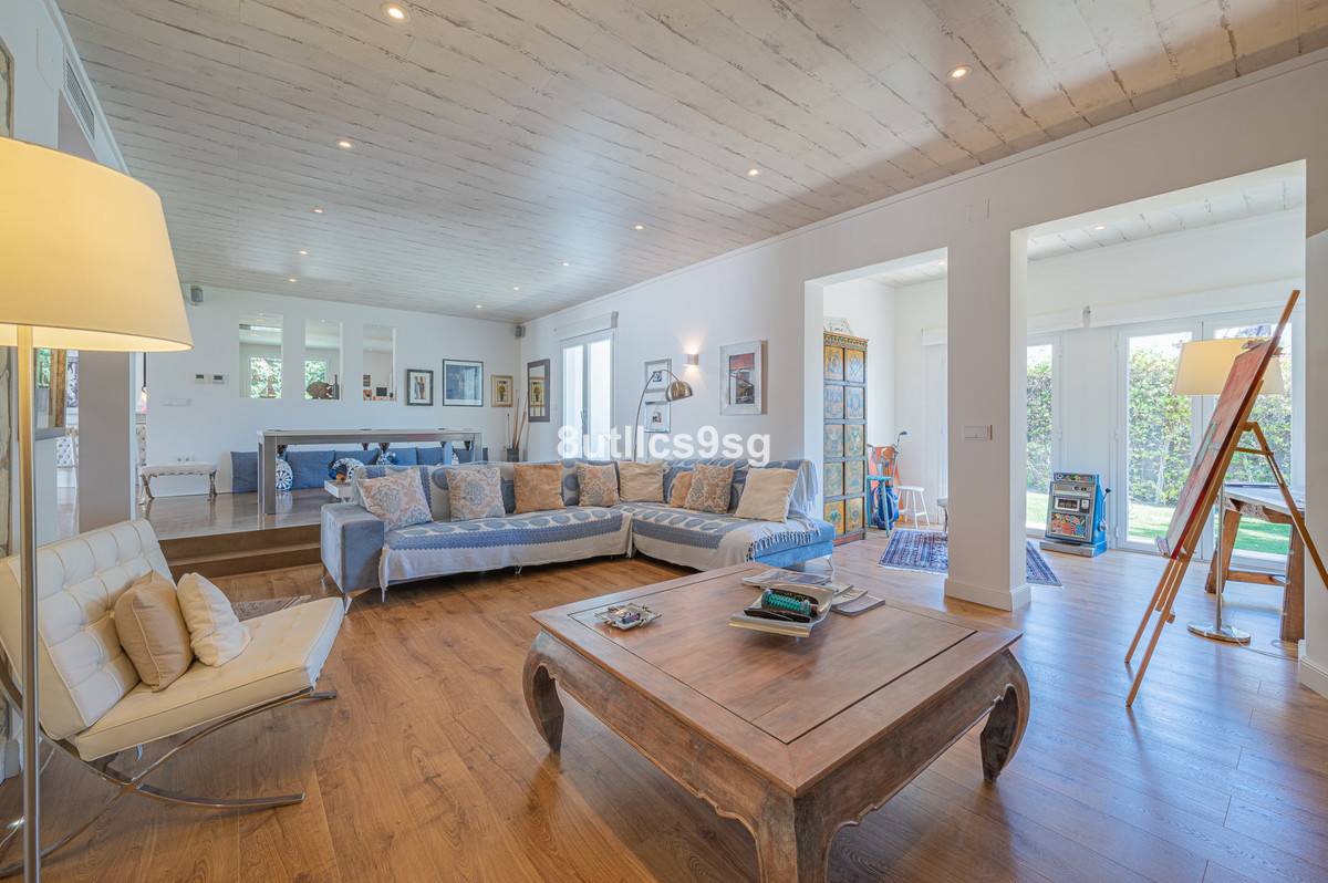 5 Bedroom Villa for Sale in Nueva Andalucía — 7