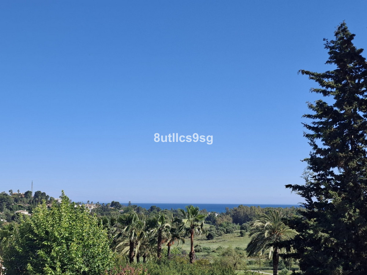 3 Bedroom Apartment for Sale in Benahavís