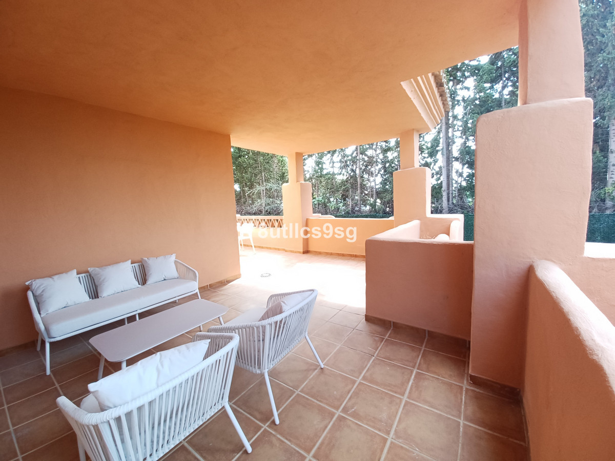 3 Bedroom Apartment for Sale in Benahavís — 8