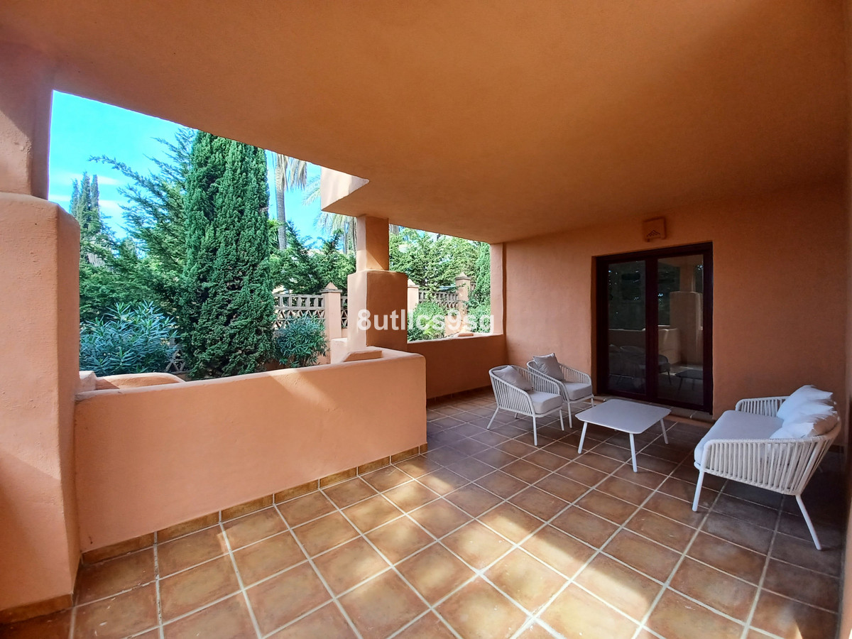 3 Bedroom Apartment for Sale in Benahavís — view 10