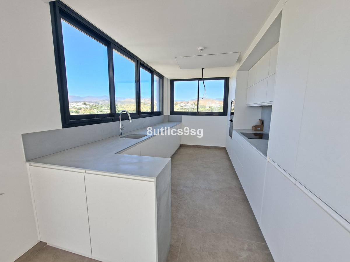 3 Bedroom Apartment for Sale in Estepona — 3