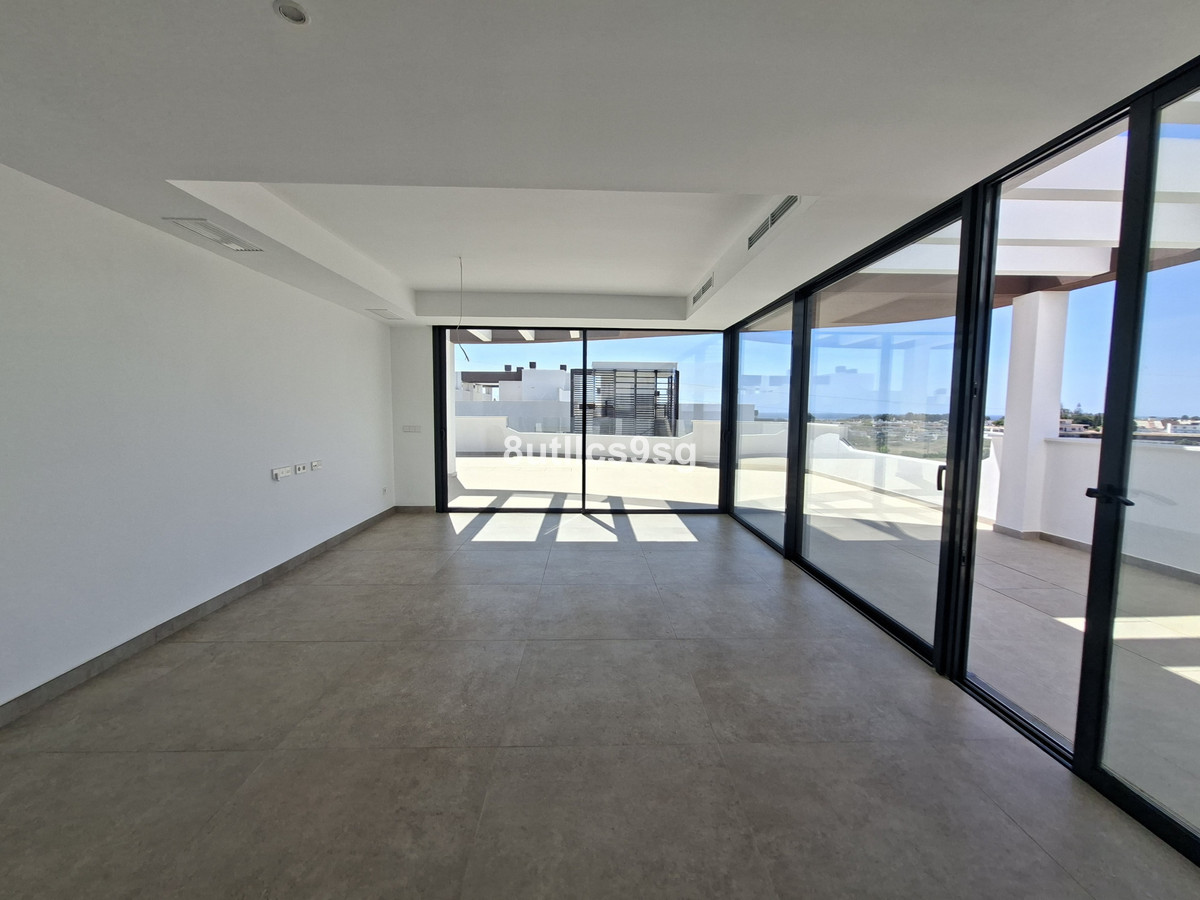 3 Bedroom Apartment for Sale in Estepona — 7