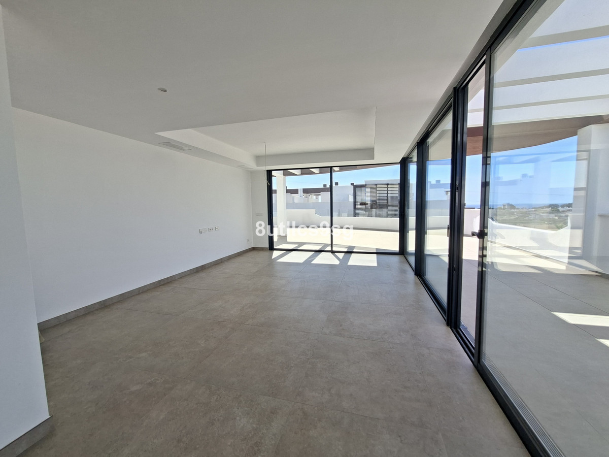 3 Bedroom Apartment for Sale in Estepona — 8