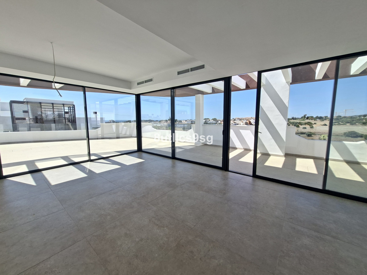 3 Bedroom Apartment for Sale in Estepona — 9
