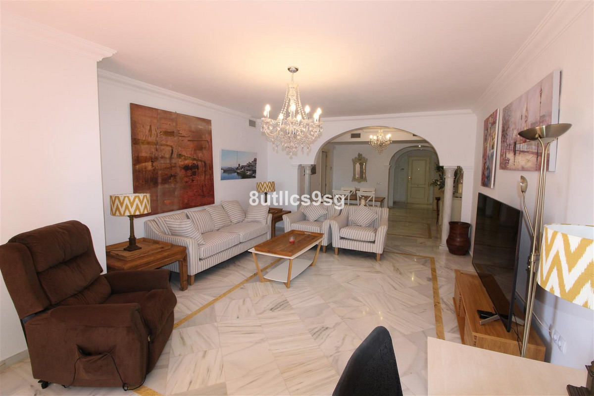 2 Bedroom Apartment for Sale in Nueva Andalucía — 3
