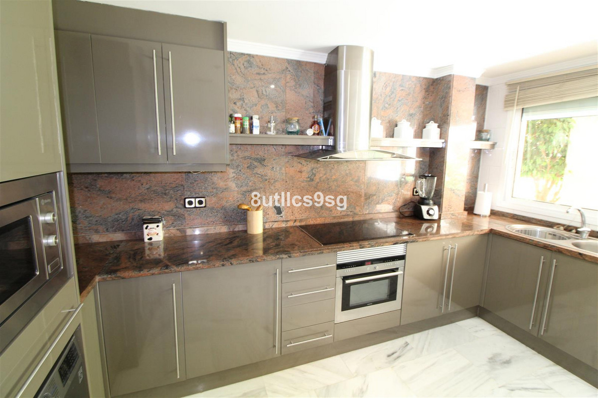 2 Bedroom Apartment for Sale in Nueva Andalucía — 5