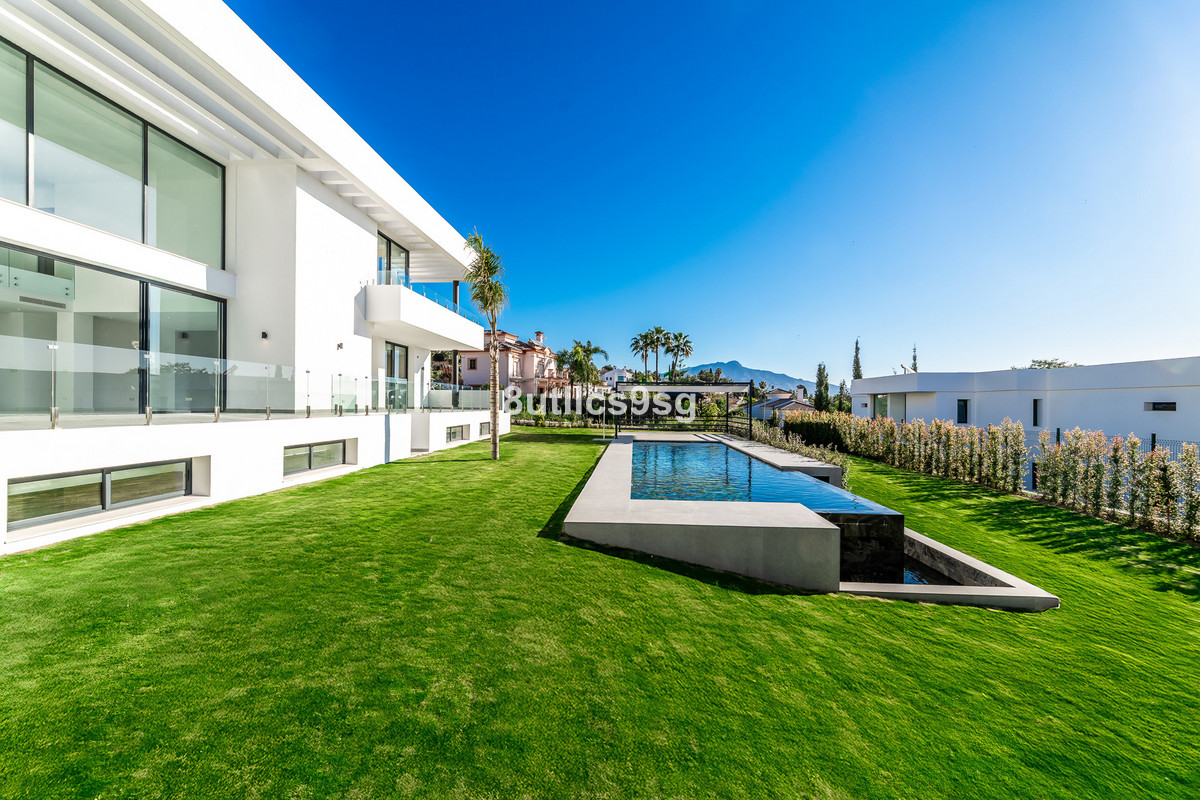 6 Bedroom Villa for Sale in Benahavís — 2