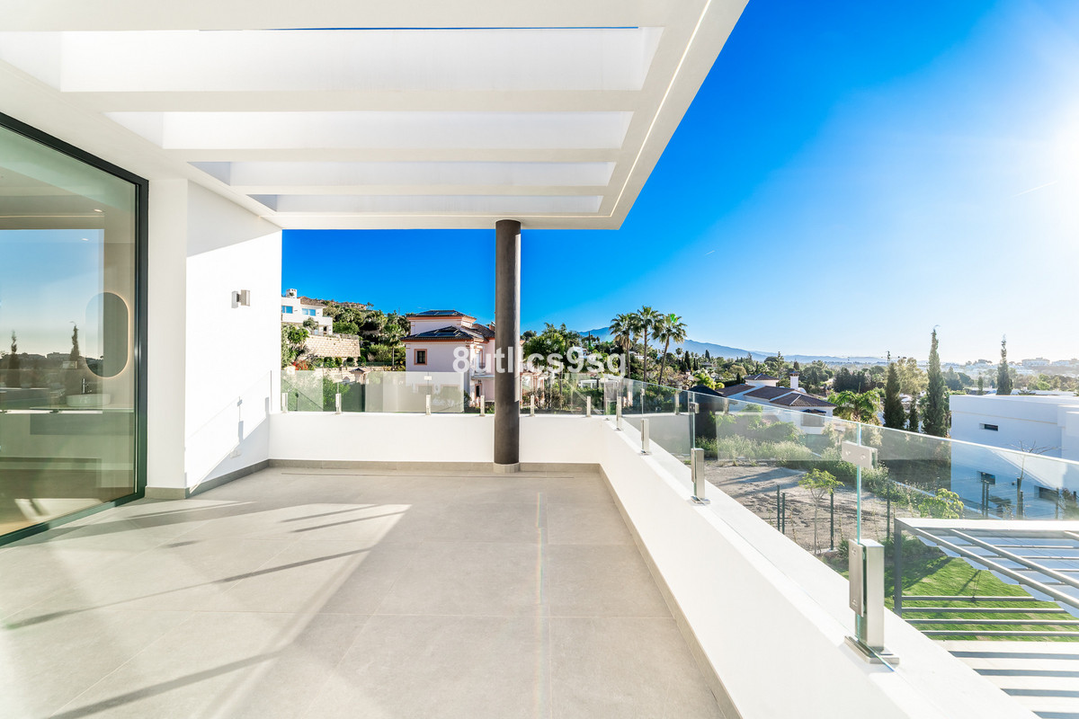 6 Bedroom Villa for Sale in Benahavís — 3