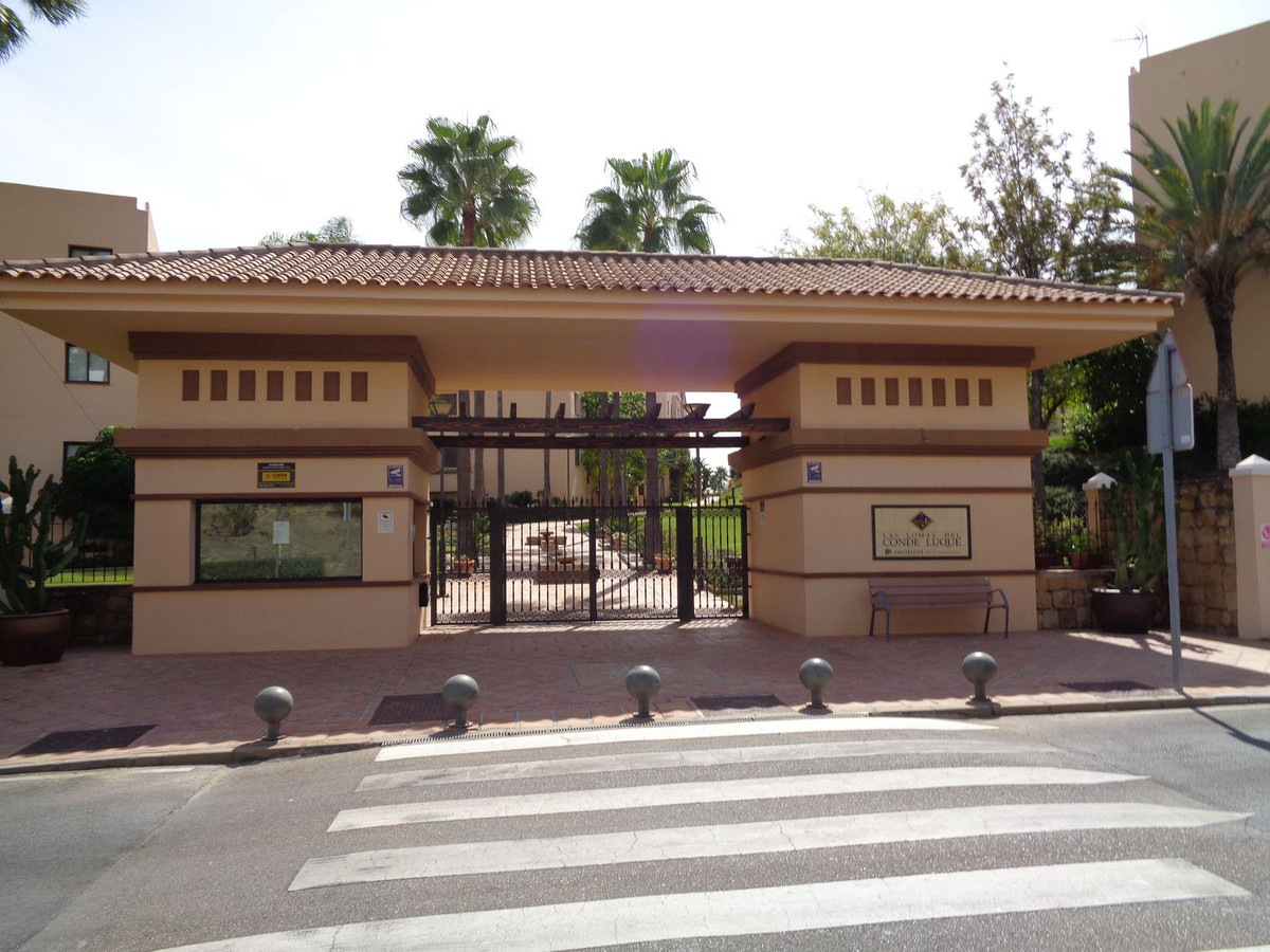 2 Bedroom Apartment for Sale in Benahavís