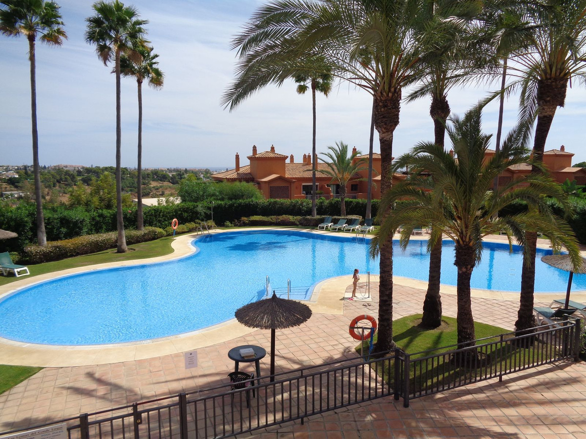 2 Bedroom Apartment for Sale in Benahavís — 2