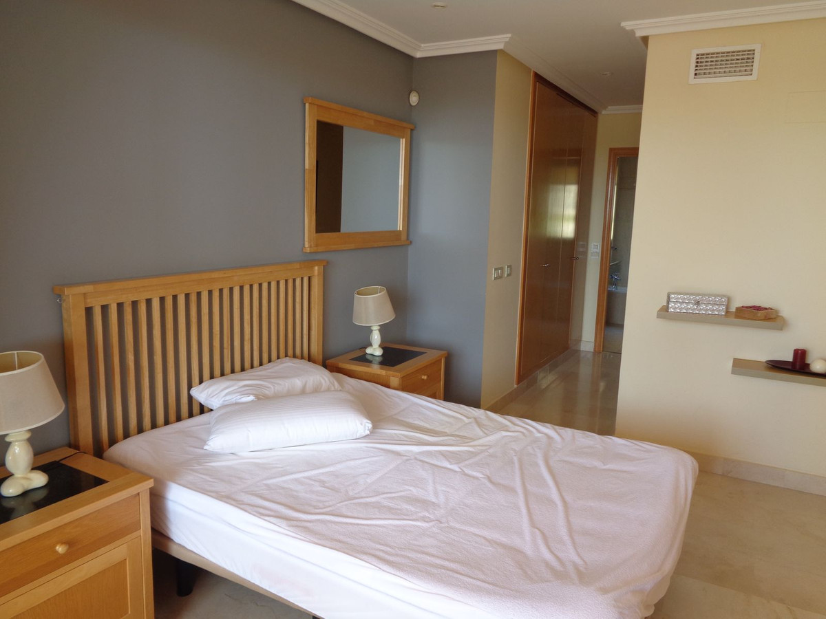 2 Bedroom Apartment for Sale in Benahavís — 5