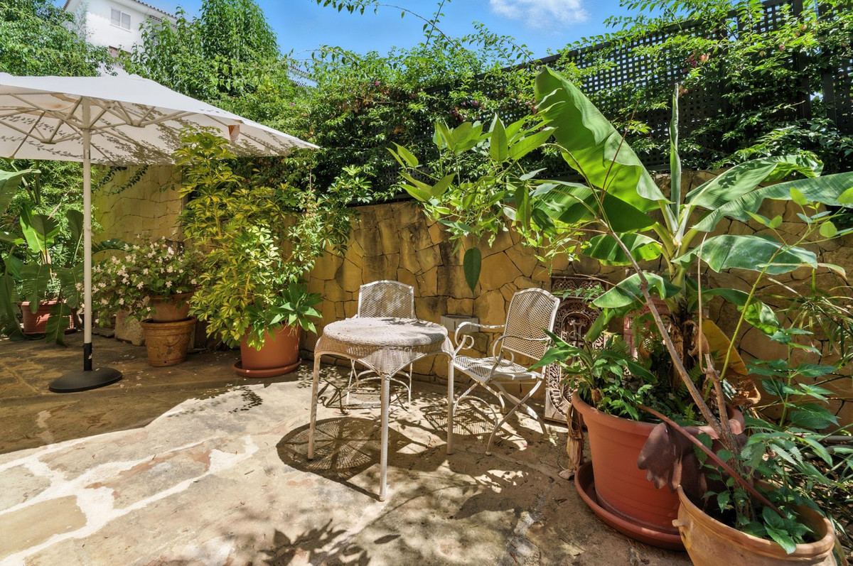 10 Bedroom Villa for Sale in Marbella — 2