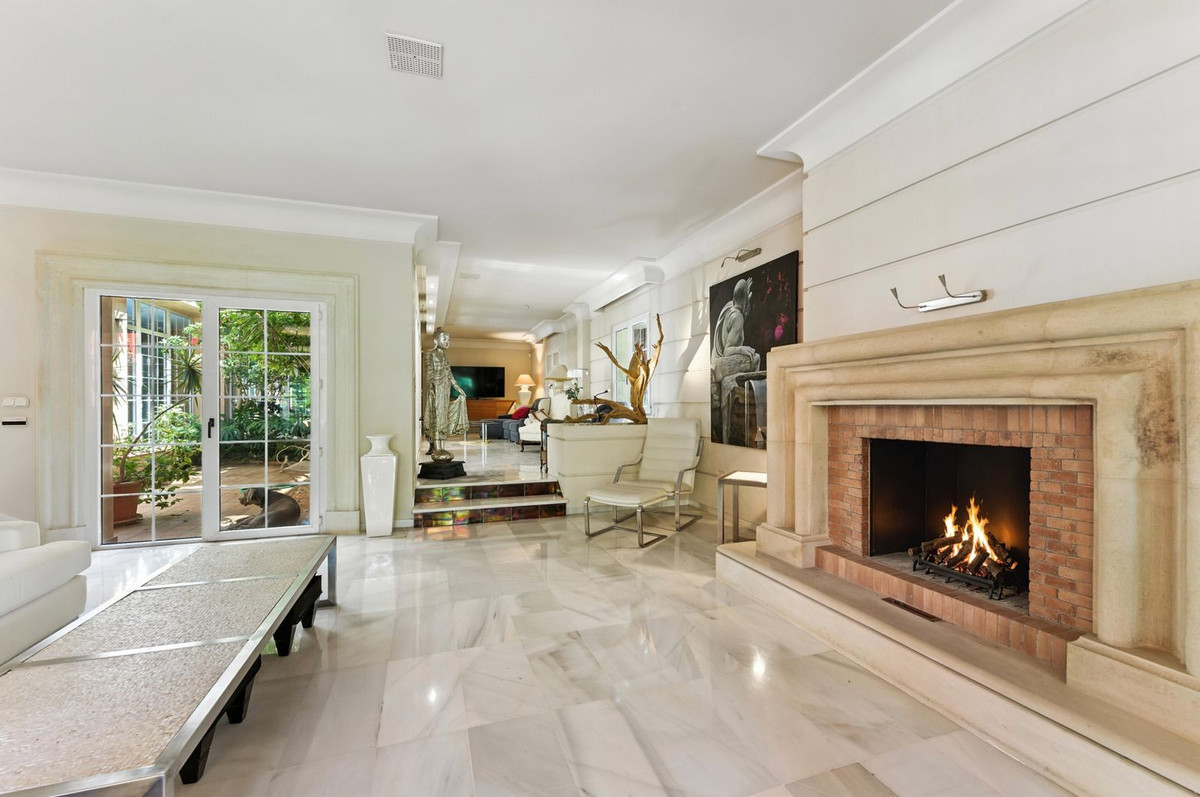 10 Bedroom Villa for Sale in Marbella — 6