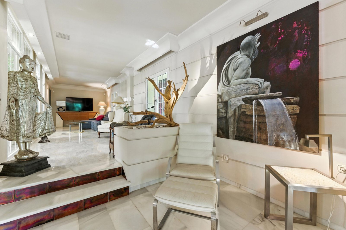 10 Bedroom Villa for Sale in Marbella — 9