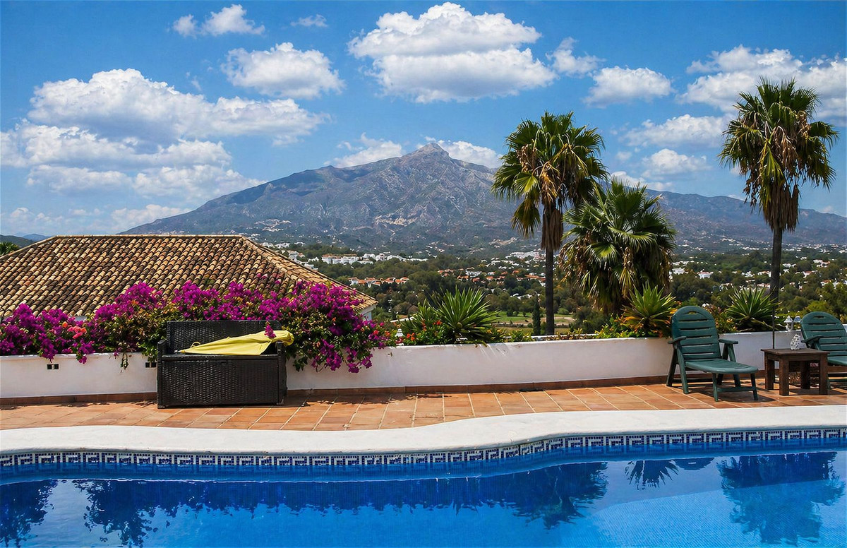 5 Bedroom Villa for Sale in Nueva Andalucía — 4