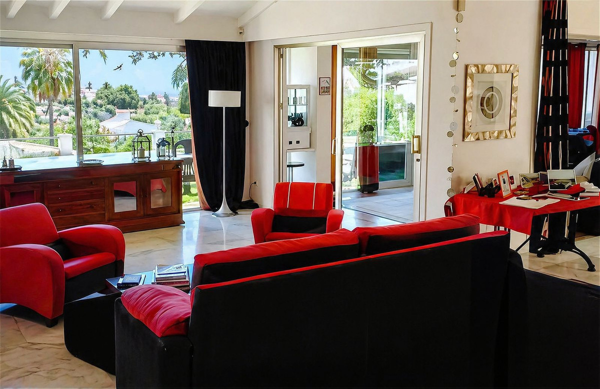5 Bedroom Villa for Sale in Nueva Andalucía — 8