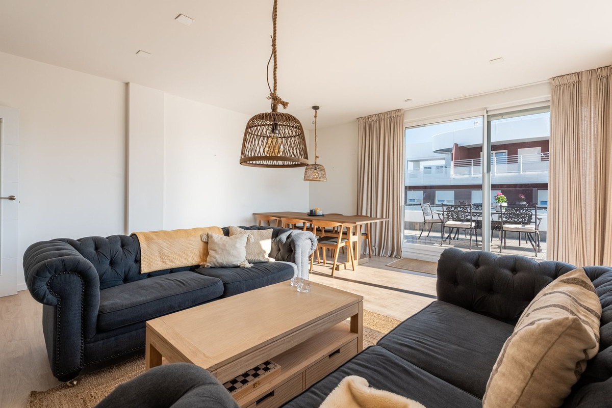 3 Bedroom Apartment for Sale in Nueva Andalucía — 2