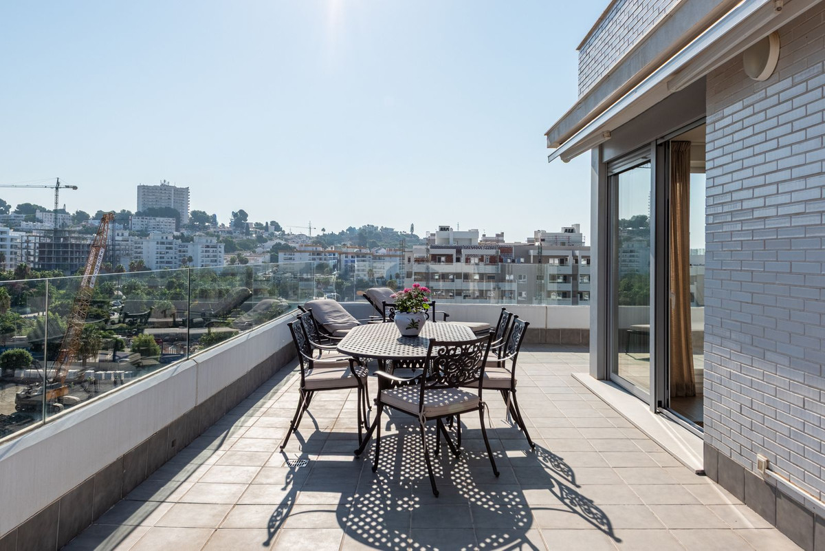 3 Bedroom Apartment for Sale in Nueva Andalucía — 5
