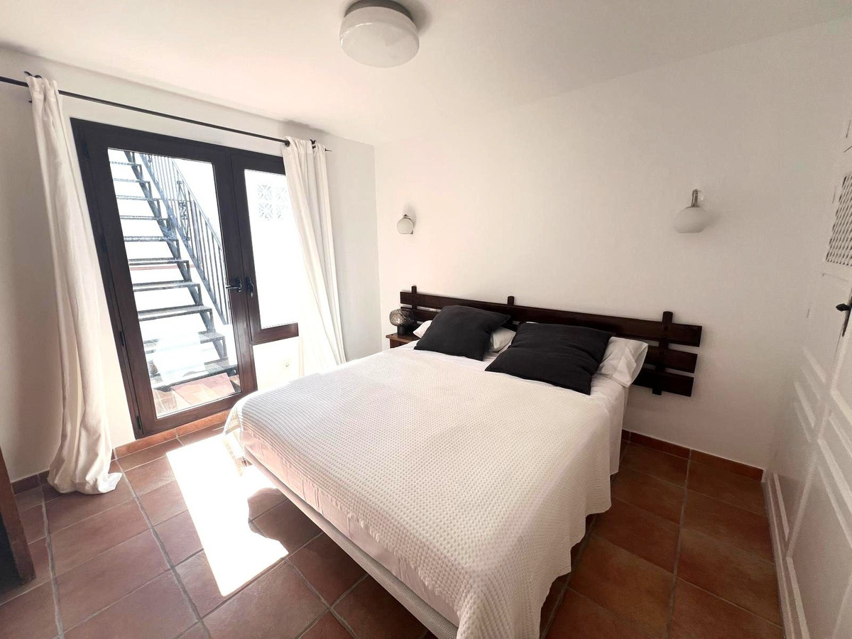 2 Bedroom Apartment for Sale in El Paraiso — 9