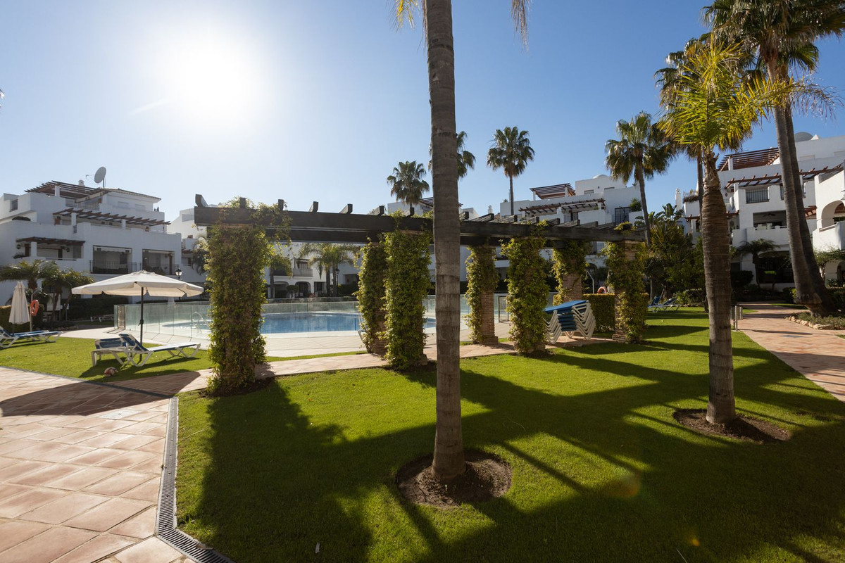 2 Bedroom Apartment for Sale in San Pedro de Alcántara — 3