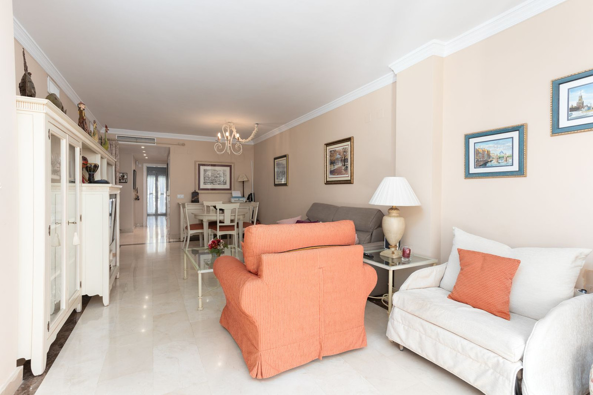 2 Bedroom Apartment for Sale in San Pedro de Alcántara — 6