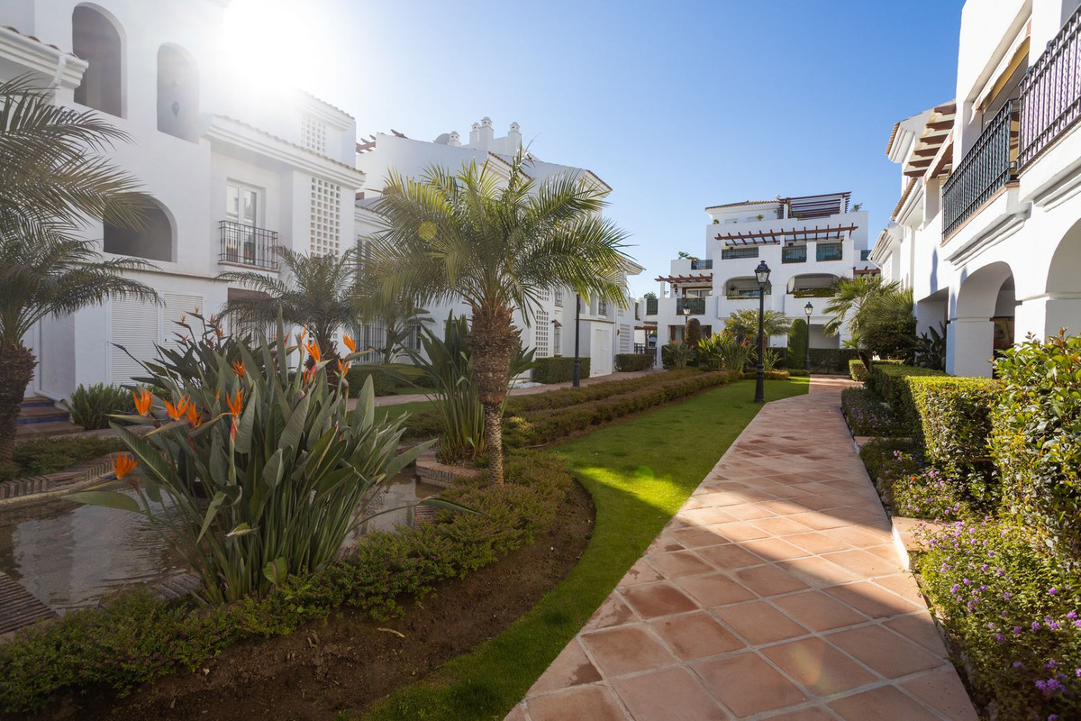 2 Bedroom Apartment for Sale in San Pedro de Alcántara — view 10