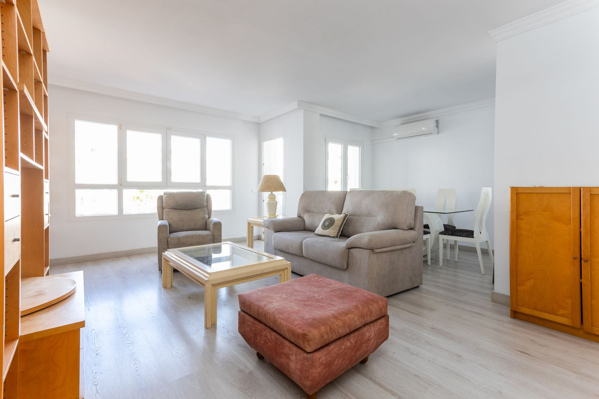 3 Bedroom Apartment for Sale in La Campana — 3